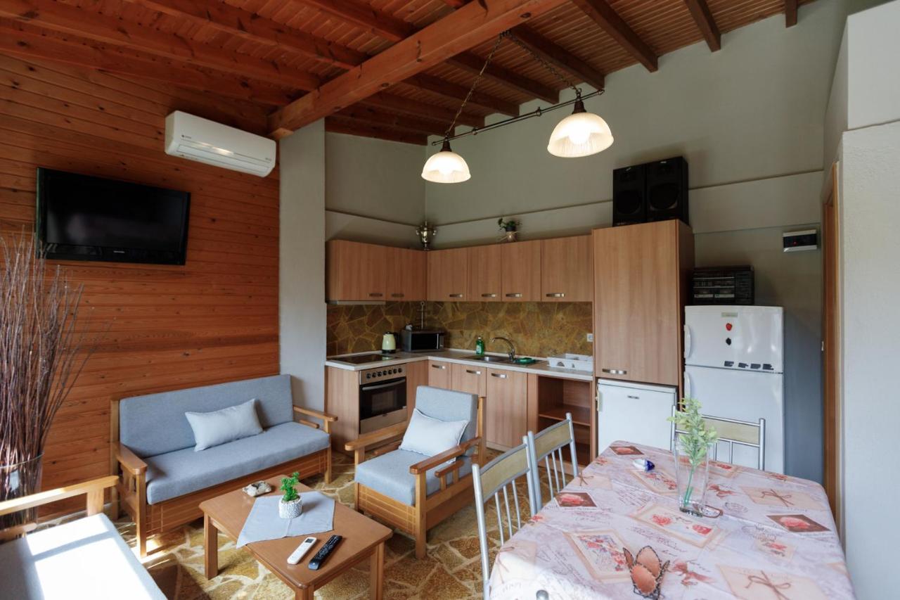Vila Wooden House Mesimérion Exteriér fotografie